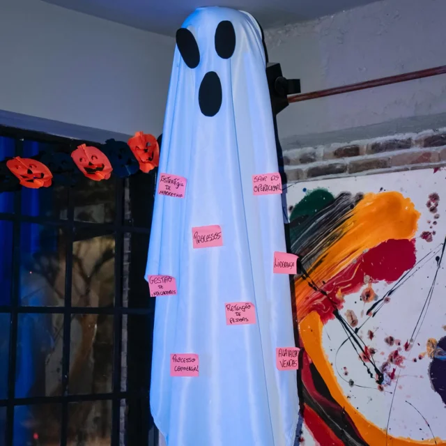 Estratégia de marketing? Processos? Sair do operacional? Liderança? Gestão de Indicadores? Retenção de pessoas? Processo comercial? Alavancar vendas? 

Quais são os “fantasmas” do seu negócio? 👻

Essa foi a festa de halloween do nosso grupo de empreendedores!🎃🔮

Participar de comunidades como essas é fundamental para lembrarmos de que a jornada empreendedora não precisa ser solitária! 

E, juntos, enfrentamos esses “fantasmas” com muito mais conhecimento e leveza! 🧡
